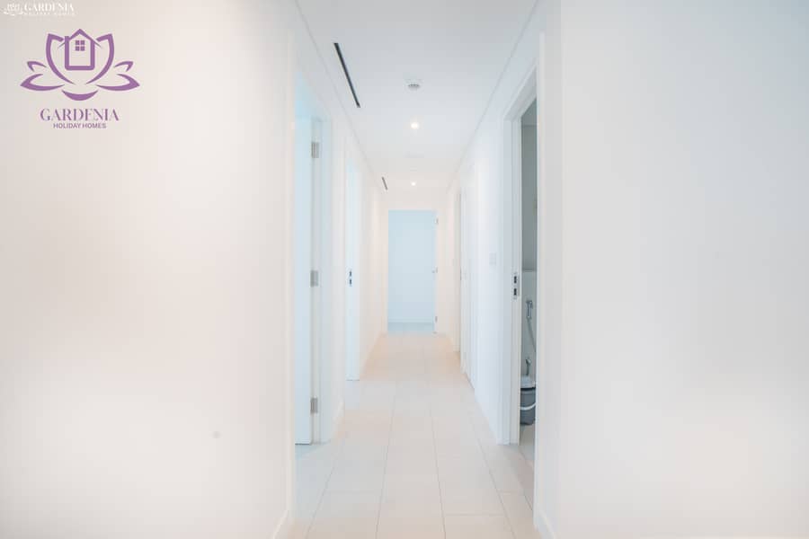 11 Hallway. jpg
