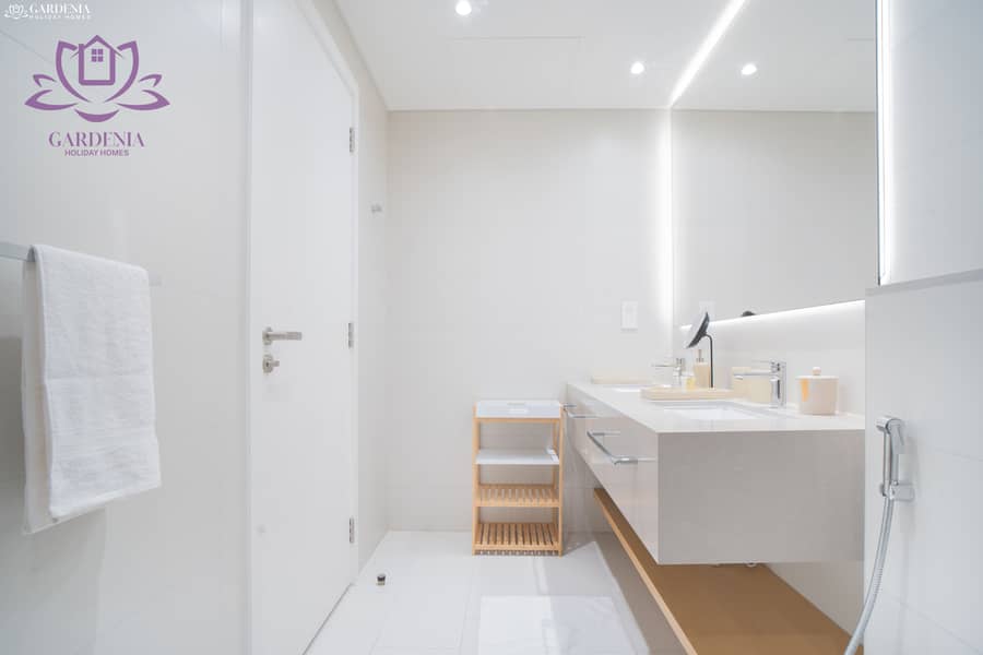 21 Bath 1 1. jpg