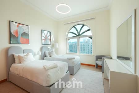 3 Bedroom Flat for Sale in Palm Jumeirah, Dubai - High floor | Prime location | 3BR + Maid