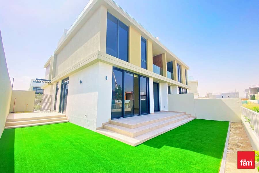 Contemporary Design | Modern 3BR Villa | Vacant Contemporary Design | Modern 3BR Villa | Vacant