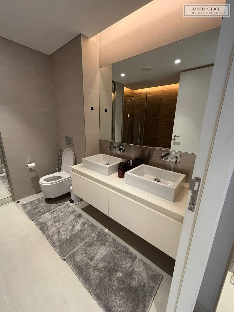 10 bathroom 2. jpg