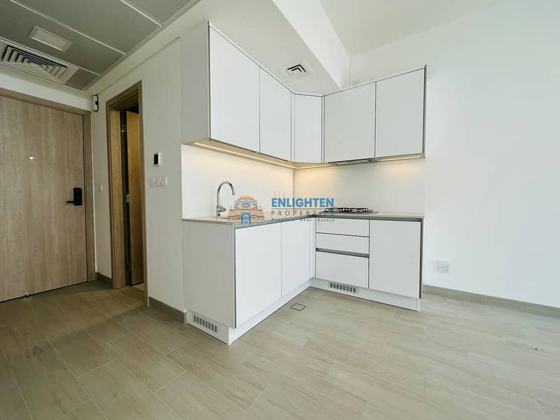 Spacious | Bright | Hotel Five View | Affordable Spacious | Bright | Hotel Five View | Affordable