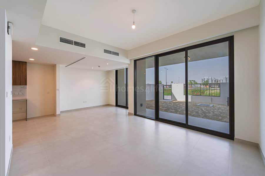 Таунхаус в Таун Сквер,Маха Таунхаусы, 3 cпальни, 180000 AED - 11849346 Таунхаус в Таун Сквер,Маха Таунхаусы, 3 cпальни, 180000 AED - 11849346