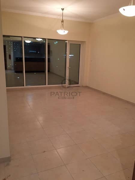 Amazing 1 BR in Downtown Burj Al Nujoom for the rent