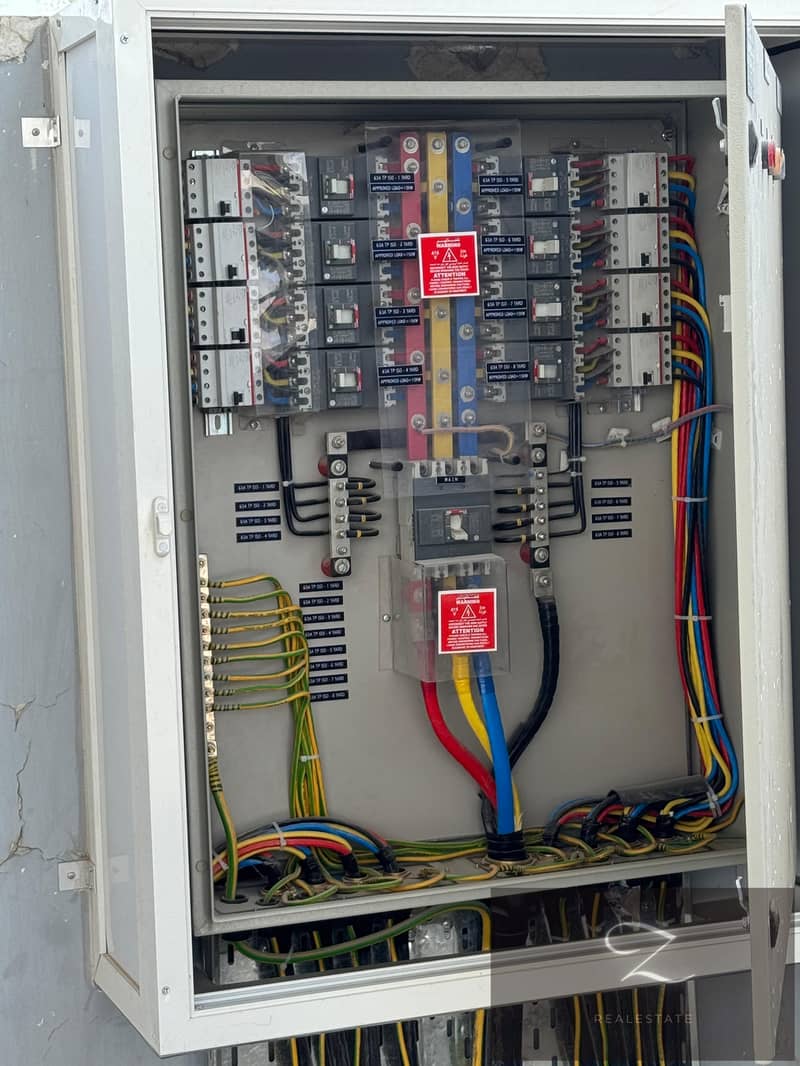 19 ebdc54a0-04b0-411b-9e66-2cfa488c2536. jpg