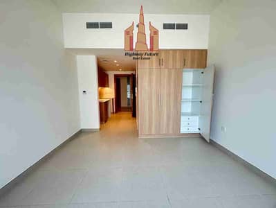 Studio for Rent in Al Khan, Sharjah - 1000120010. jpg