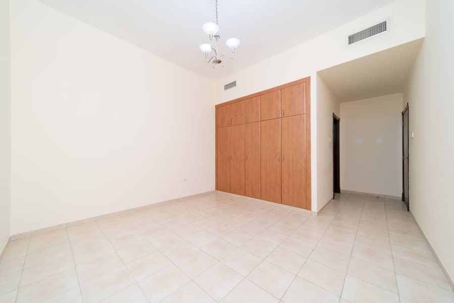 7 7R208174. jpg