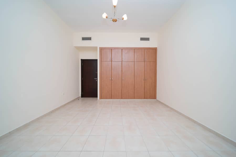 9 7R208156. jpg