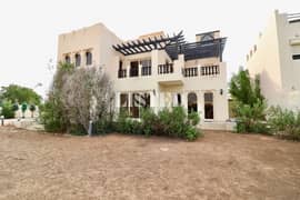 فیلا في قرية الحمراء 4 غرف 300000 درهم - 11853509