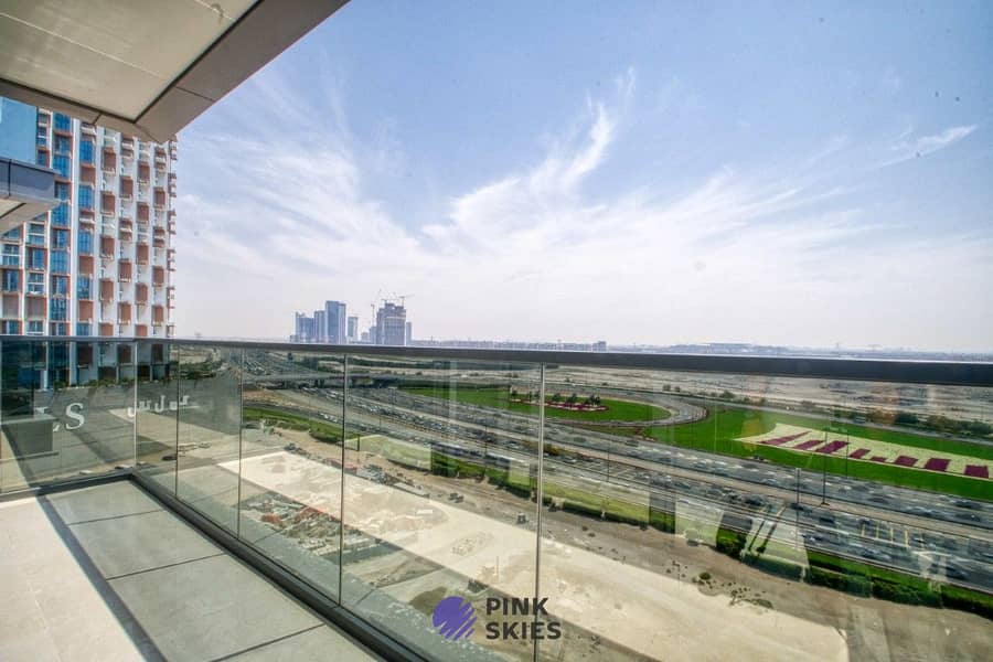 14 LAP_9729_S_HDR_B_INT_ARC_BR_WH_60 (Medium). jpg
