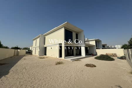 5 Bedroom Villa for Rent in Tilal Al Ghaf, Dubai - Large plot|Corner Unit | Book viewing now