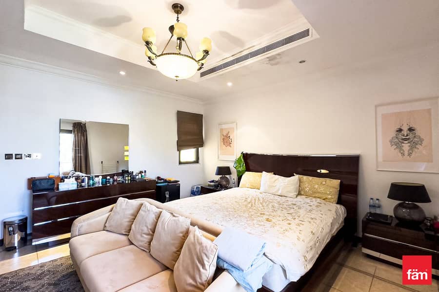 4BR Corner Villa | Sea View | Well Maintained| VOT 4BR Corner Villa | Sea View | Well Maintained| VOT
