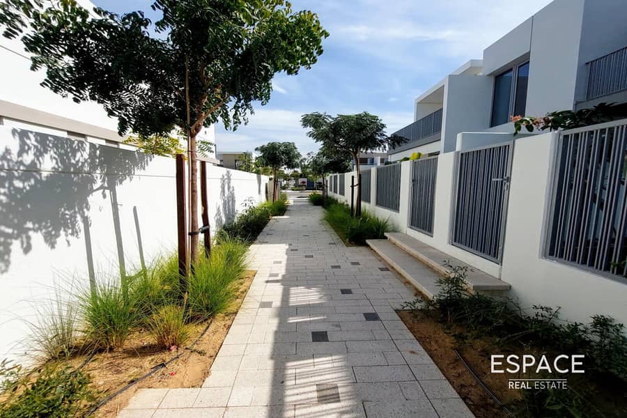 位于蒂拉尔阿尔加夫综合社区,伊兰住宅区 3 卧室的别墅 220000 AED - 11859688 位于蒂拉尔阿尔加夫综合社区,伊兰住宅区 3 卧室的别墅 220000 AED - 11859688