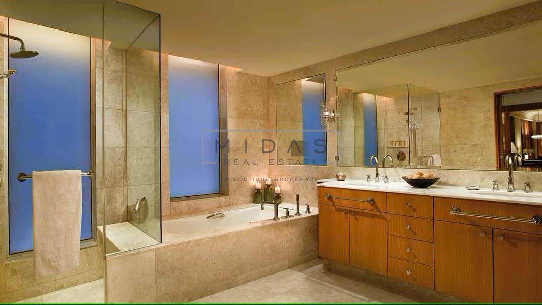 6 dxbrr-bathroom-0013-hor-wide. jpg