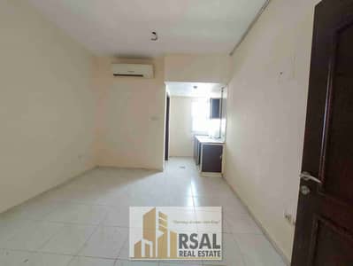 استوديو  للايجار في تجارية مويلح، الشارقة - 20240804_102547. jpg