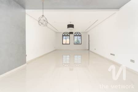 3 Bedroom Townhouse for Sale in Palm Jumeirah, Dubai - Triplex Townhouse | Private Garage | Enormous Size