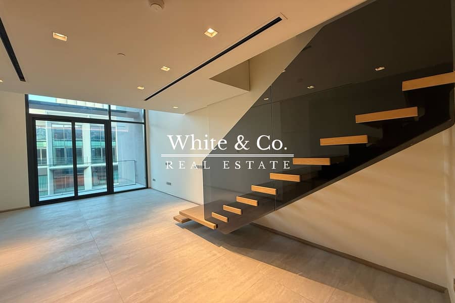 Exclusive| Unfurnished | Premium quality