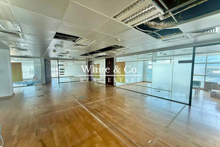 位于芭莎综合社区(Tecom),苏拉亚电信塔 的写字楼 1862100 AED - 11864386 位于芭莎综合社区(Tecom),苏拉亚电信塔 的写字楼 1862100 AED - 11864386