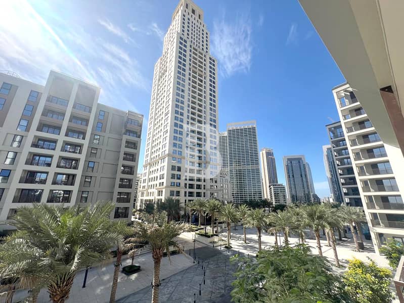 Bright and Spacious Layout with Beach Access Bright and Spacious Layout with Beach Access