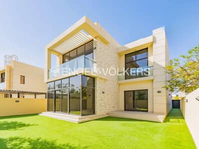 5 Bedroom Villa for Rent in DAMAC Hills, Dubai - Expansive | Landscaped | Vacant | Family Home