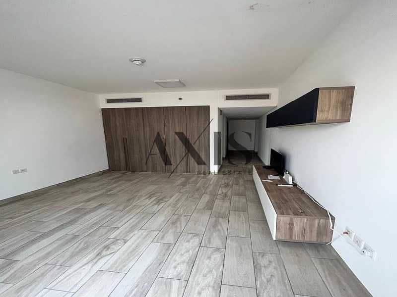 Rented I Large Layout I Unfurnished