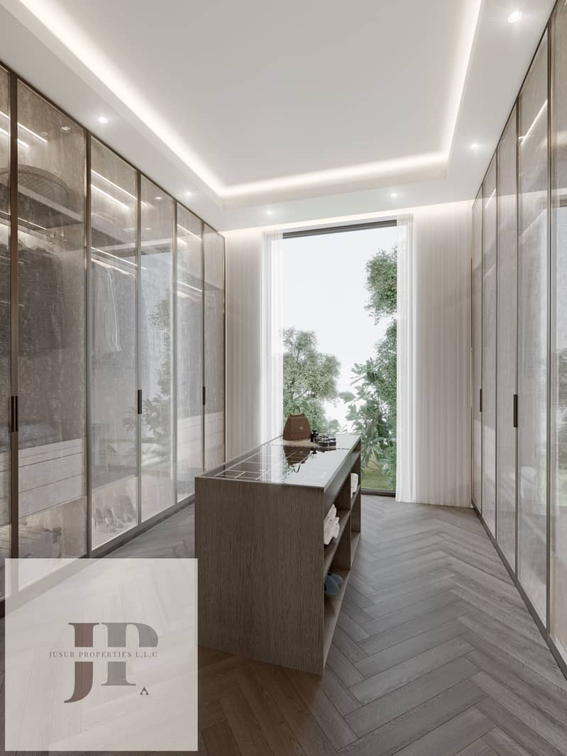 26 Walk-in Closet. jpg