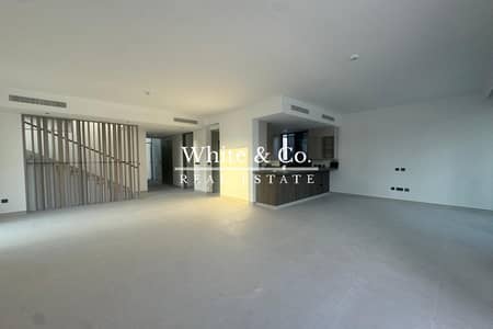 5 Bedroom Villa for Rent in Tilal Al Ghaf, Dubai - Garden Suite | Internal |Across from Park