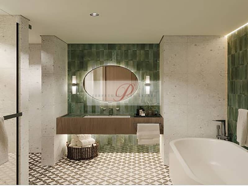 6 Bathroom. jpg