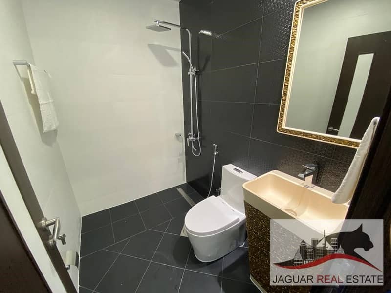 7 bathroom. jpg
