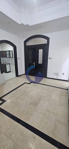 شقة في المشرف 1 غرفة 48000 درهم - 11867955