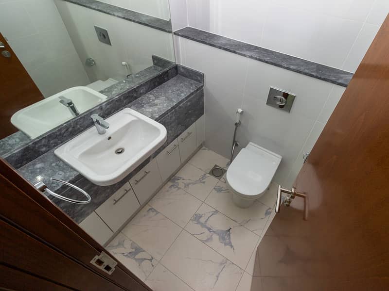 9 Habtoor City - Amna Tower - 4702 - 3BR - Aasha (8 of 22). jpg