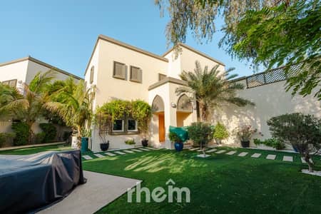 3 Bedroom Villa for Sale in Jumeirah Park, Dubai - Exclusive | Corner Villa | Vacant Soon