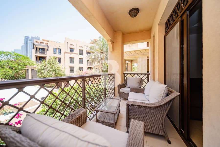Charming 2BR in Old Tow |Burj View|Prime  Location
