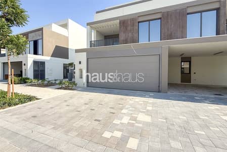 4 Bedroom Villa for Sale in Tilal Al Ghaf, Dubai - Upgraded | Closed Kitchen | Family Home