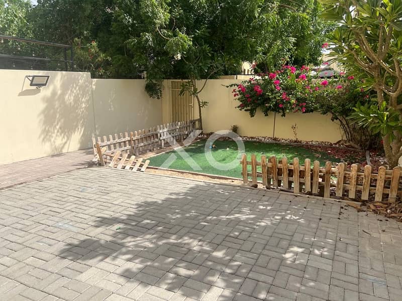 Vacant | Close to lake | Prime Location. Vacant | Close to lake | Prime Location.