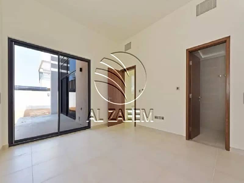 10 4 Bedroom Villa West Yas (17). jpg