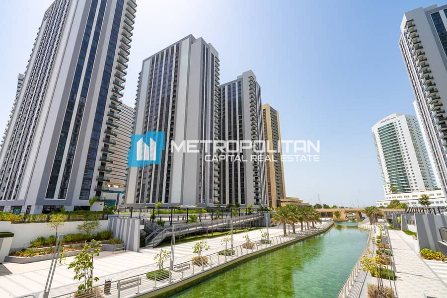 Canal View|Corner 2BR w/ Balcony|Community Pool Canal View|Corner 2BR w/ Balcony|Community Pool