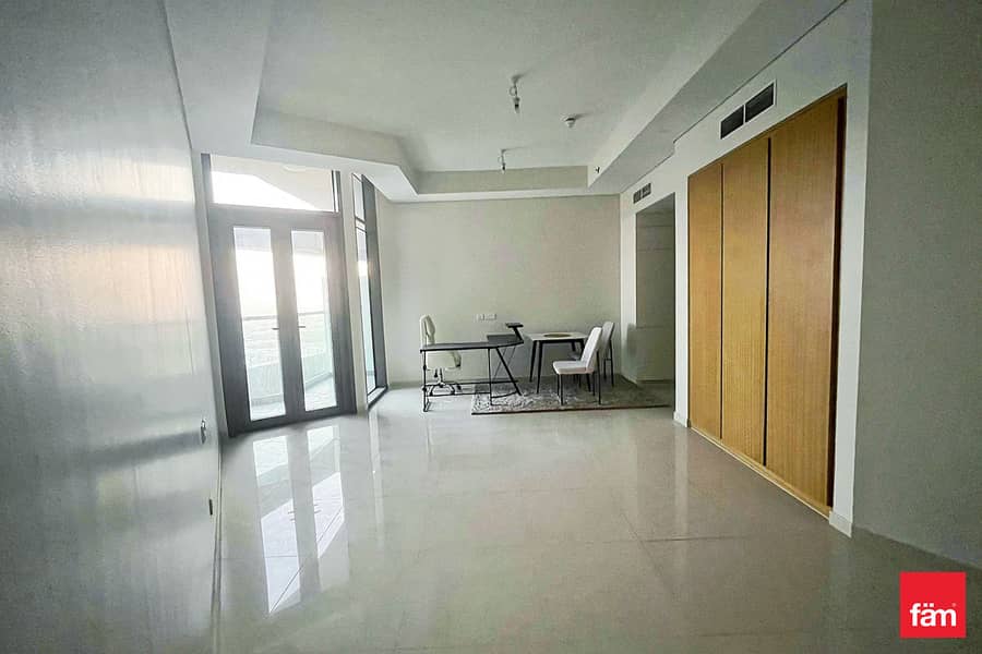 Stylish Apartment | High Floor | Ready to Move