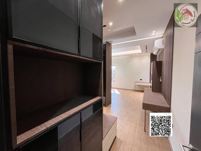 12 30ae3581-698c-4012-be19-db699de95e96. jpg