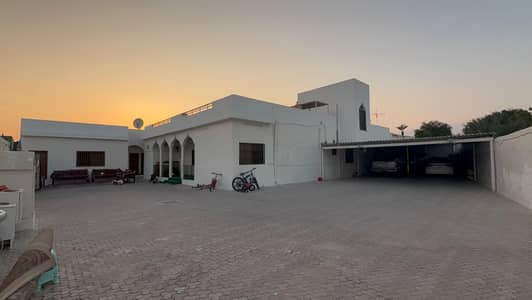 6 Bedroom Villa for Sale in Al Sabkha, Sharjah - WhatsApp Image 2025-02-20 at 12.20. 16 PM. jpeg