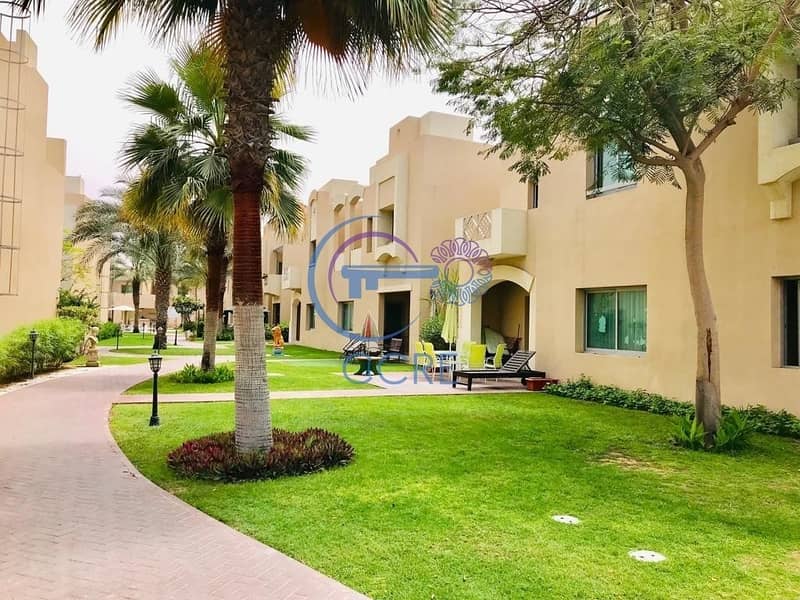 Private Garage | 5BR+M Villa | Near MOE Private Garage | 5BR+M Villa | Near MOE