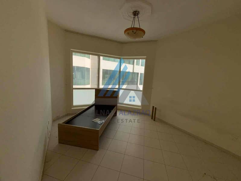 5 fc30bd9d-2476-4be6-93a7-e102f2f34e64. jpg