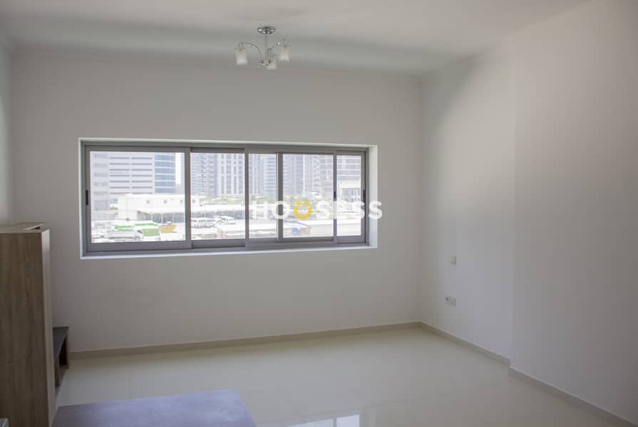 Amazing Studio Next Metro with12 Cheques Amazing Studio Next Metro with12 Cheques