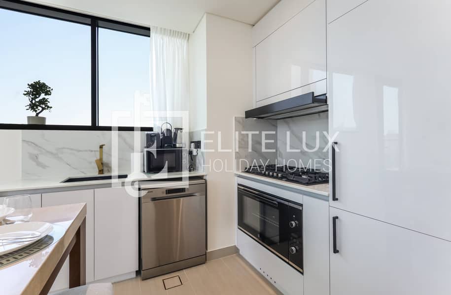 6 Kitchen 1-min. jpg