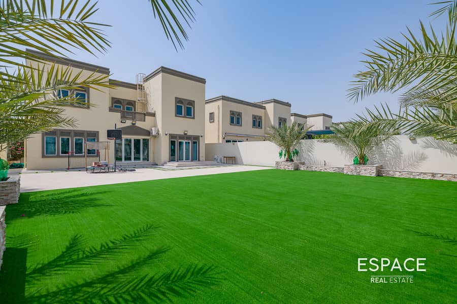 Big Plot - Quiet Location - Vacant