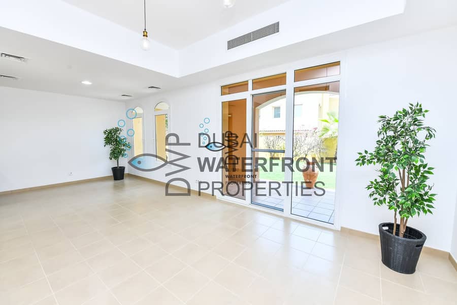 3 2 Bedroom Villa with private garden | Newly refurbished Full 5* Maintenance Package inclusive in Rent!
