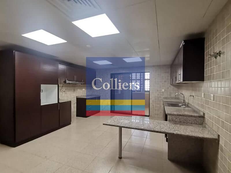 10 Baniyas Tower 4BR  (8). jpg