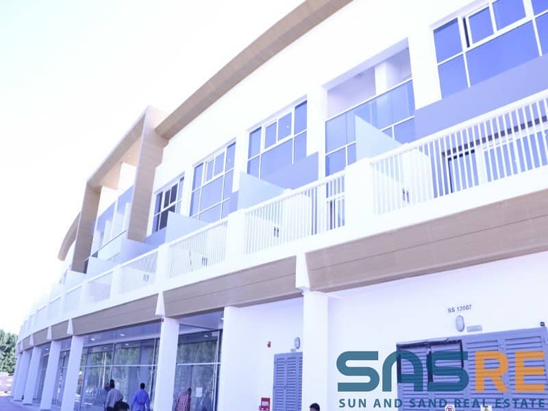Ideal shop for business w/ great location Ideal shop for business w/ great location