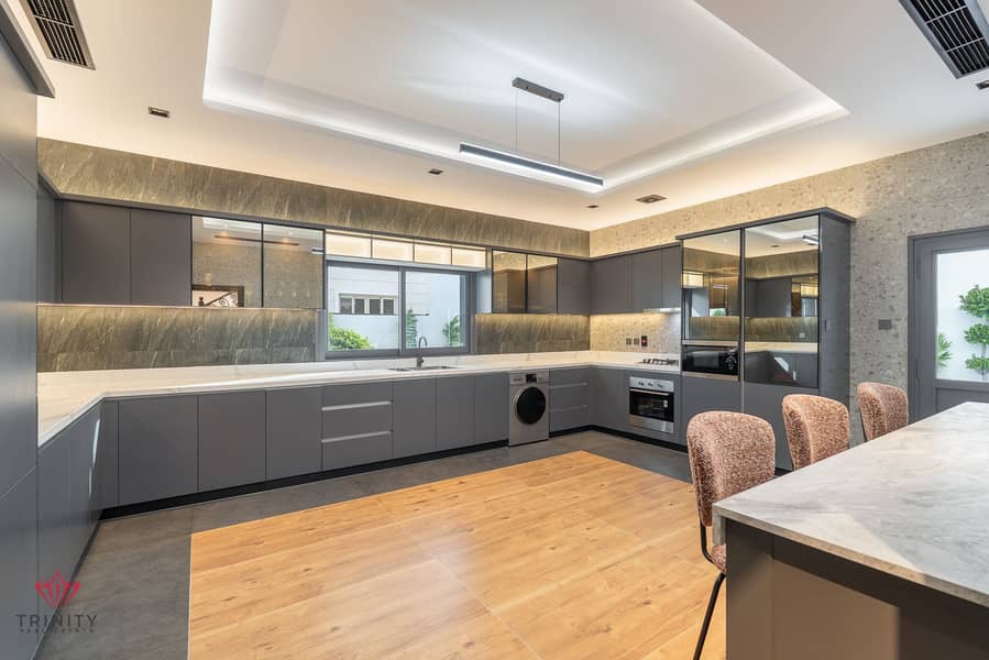 17 kitchen 2. jpg