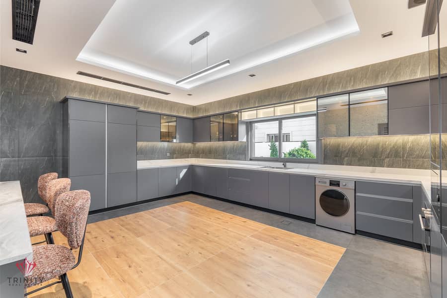 18 kitchen 1. jpg